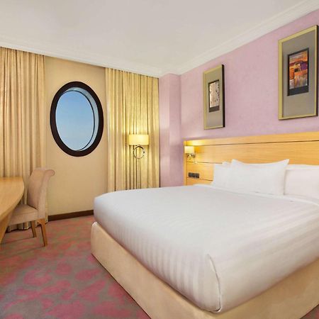 Hotel Doubletree By Hilton Dhahran Al-Chubar Zewnętrze zdjęcie