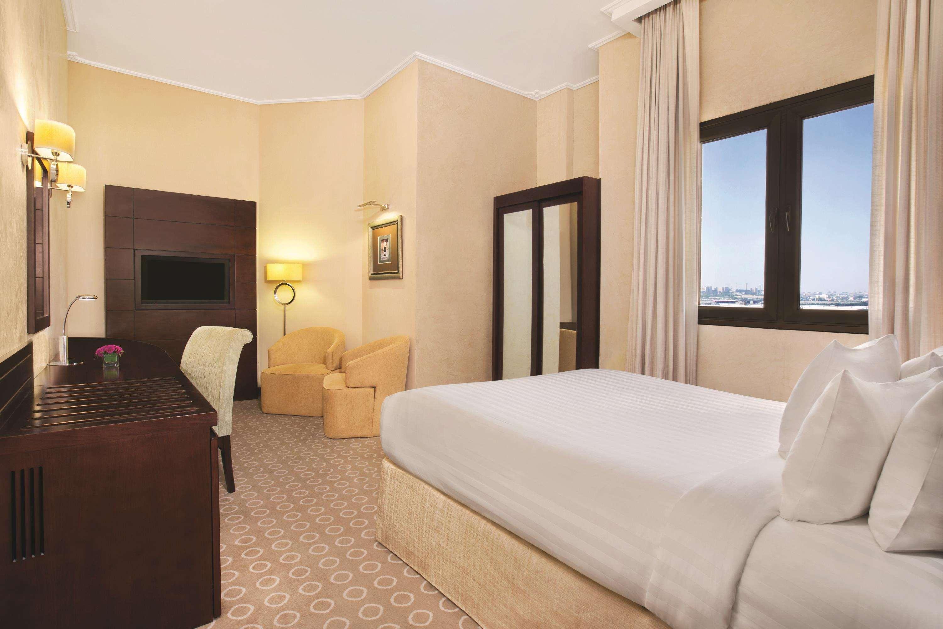 Hotel Doubletree By Hilton Dhahran Al-Chubar Zewnętrze zdjęcie