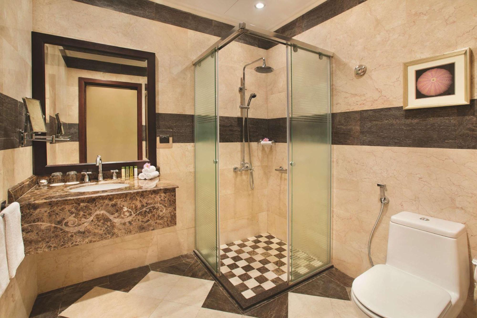 Hotel Doubletree By Hilton Dhahran Al-Chubar Zewnętrze zdjęcie