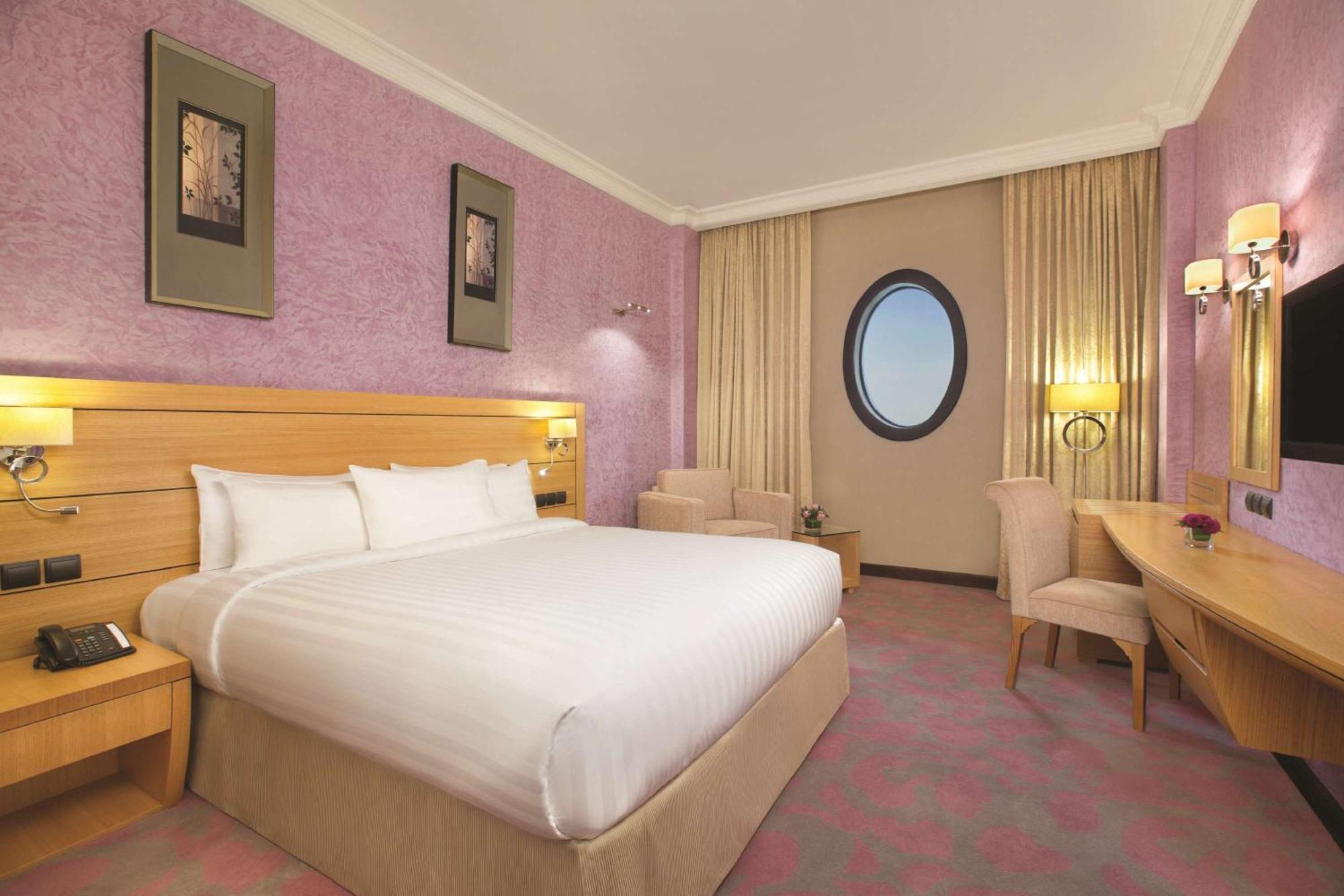 Hotel Doubletree By Hilton Dhahran Al-Chubar Zewnętrze zdjęcie
