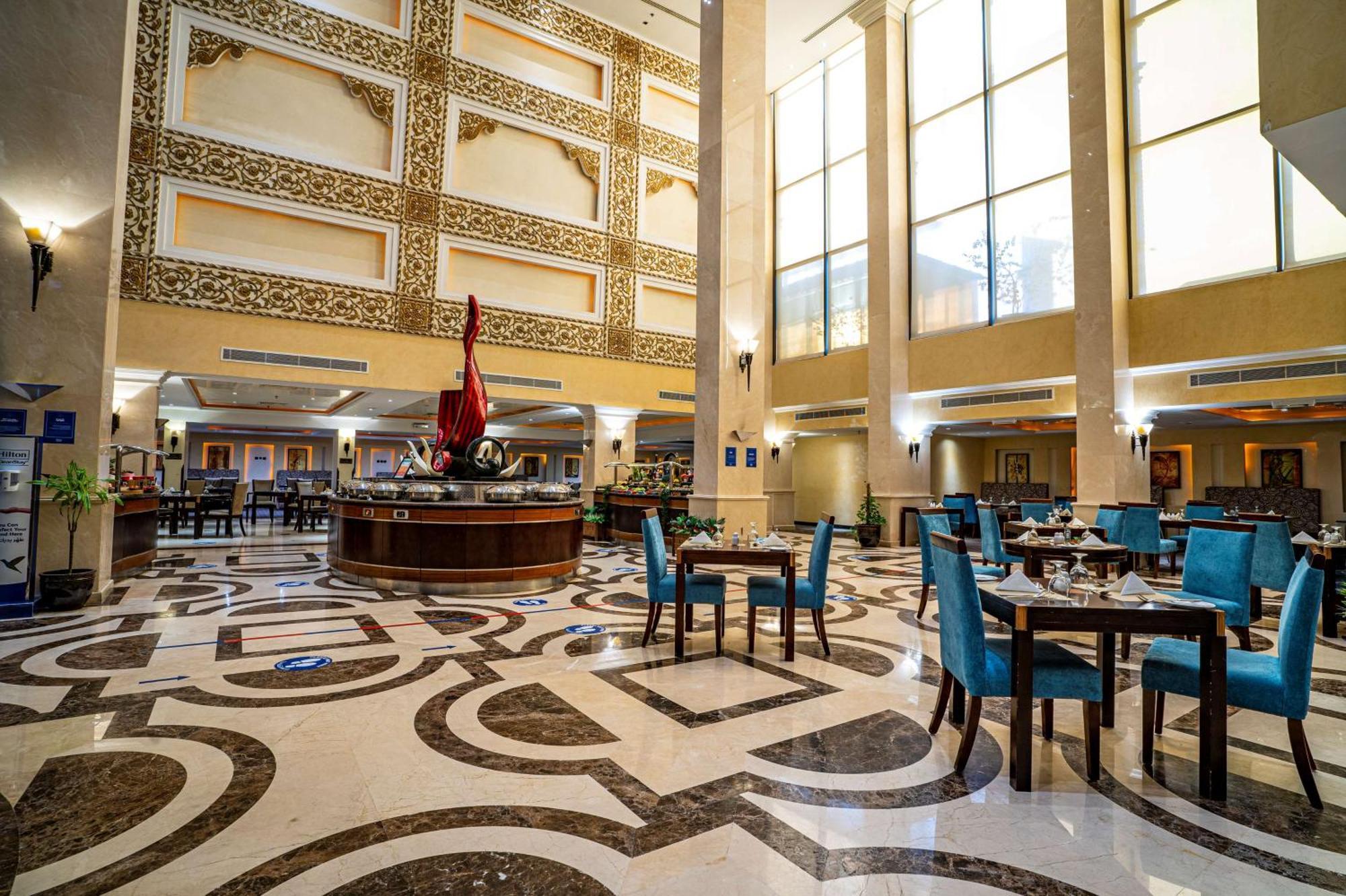 Hotel Doubletree By Hilton Dhahran Al-Chubar Zewnętrze zdjęcie