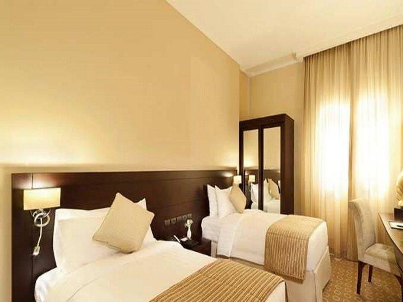 Hotel Doubletree By Hilton Dhahran Al-Chubar Zewnętrze zdjęcie